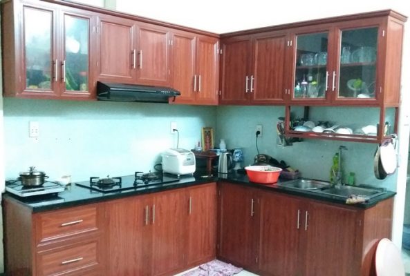 tủ bếp nhôm kính giả gỗ