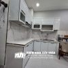 tủ bếp nhôm kính chữ L