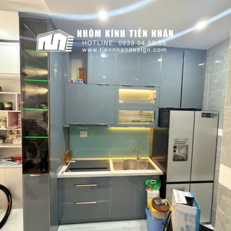 tủ bếp nhôm kính chữ I